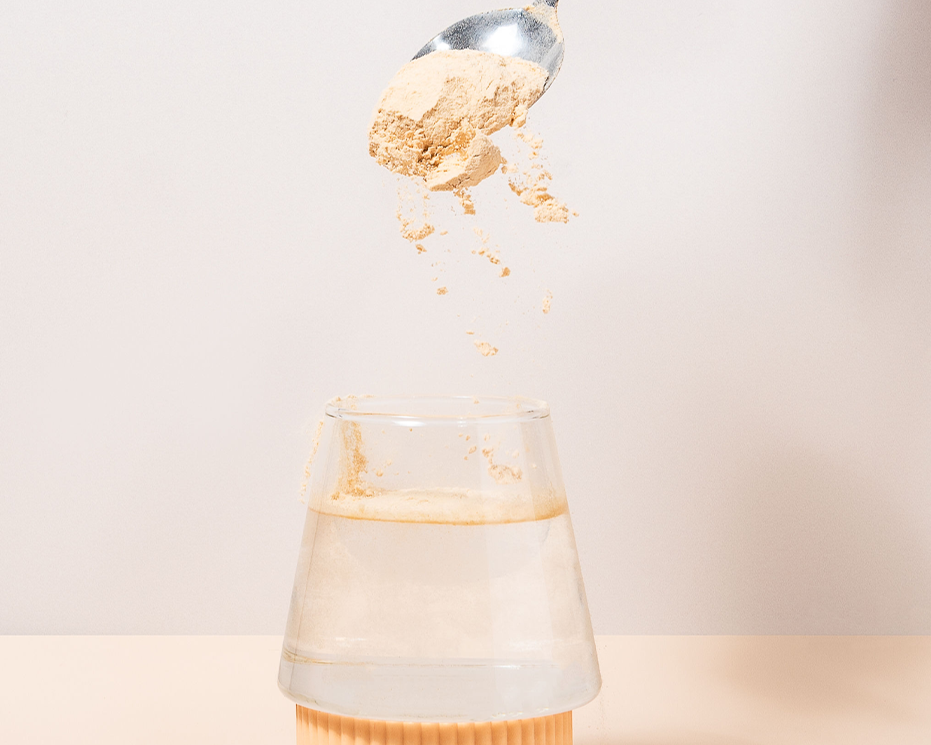 Ginger root and lemon balm — soothing ingredients in Daily Gut for the gut-stress axis
